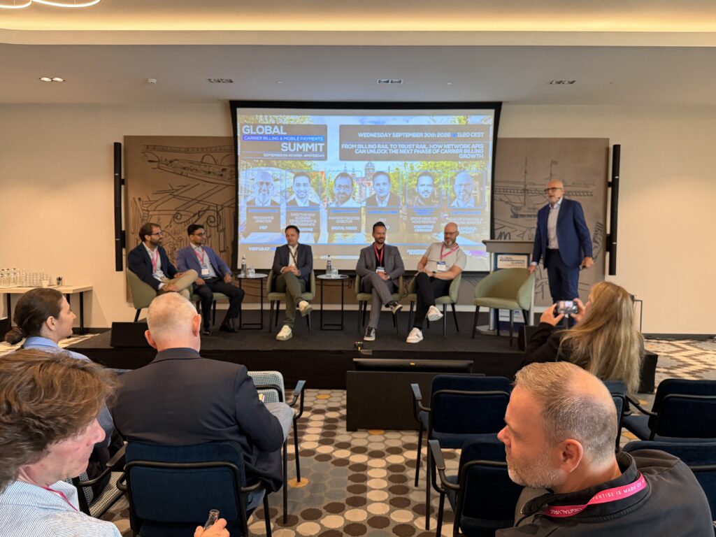 Ignacio Moltó de Digital Virgo en el escenario con Amit Chakrabarti, Clemens Leitner, Claudio Di Padova y Martin Schurig en un panel sobre Open Gateway, Network APIs y el crecimiento de Carrier Billing en MEF GCB 2026 en Ámsterdam.